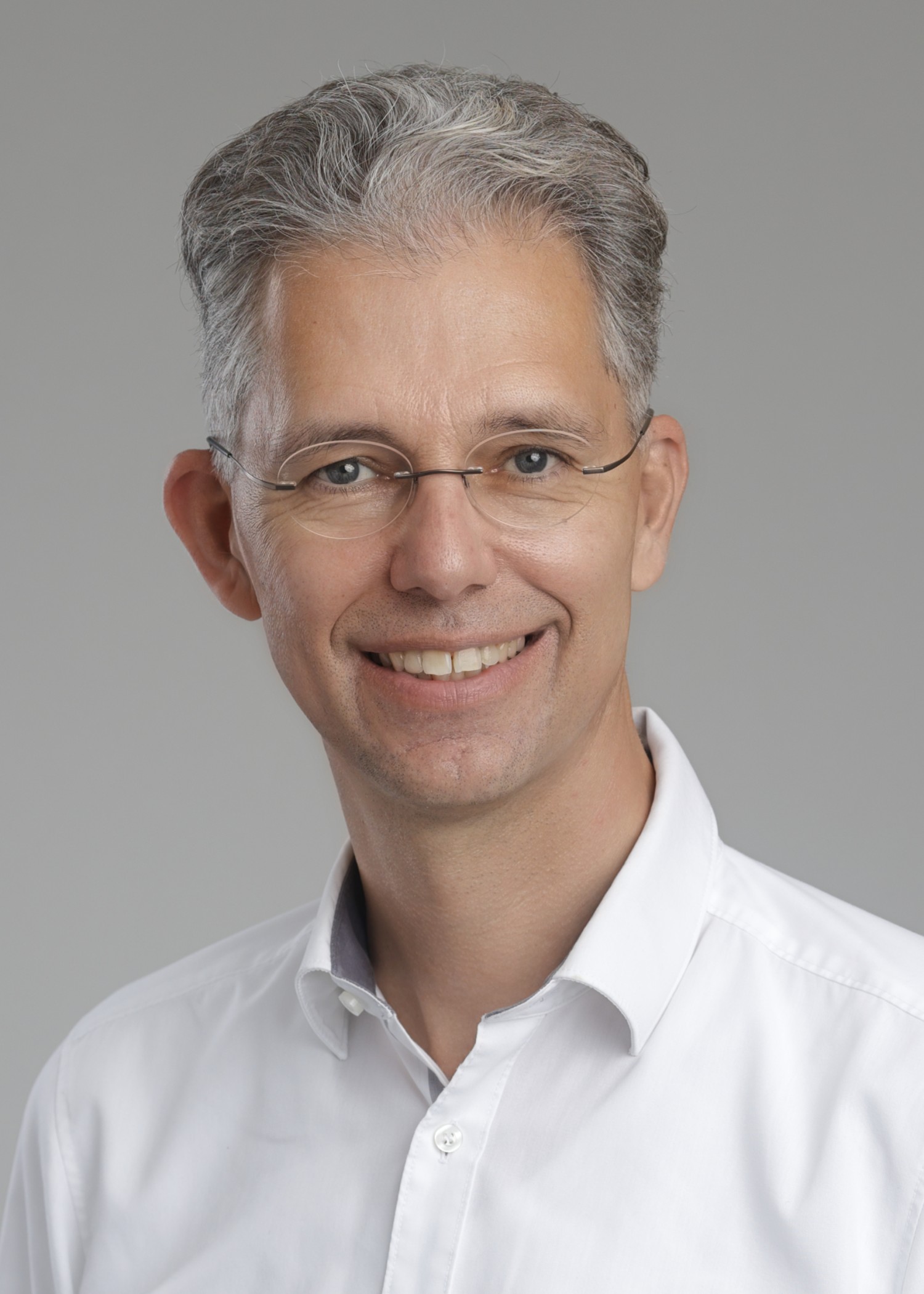 Herr Priv. Doz. Dr. Med. Holger Hinrichsen Hochleistungslasertherapie in der stationären, konservativ